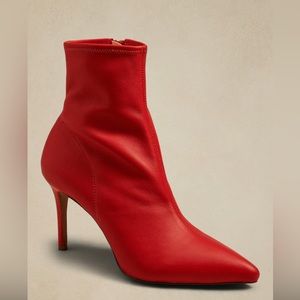 Banana republic STRETCH-LEATHER ANKLE BOOT Hot Red 8.5 new in box